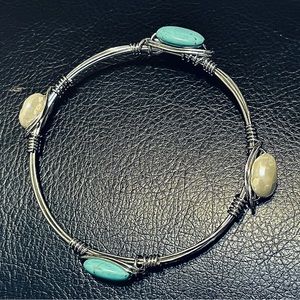Beautiful wire and stones bracelet